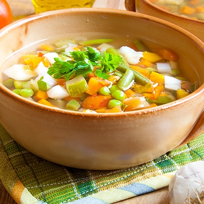 Jarní zeleninová polévka s noky