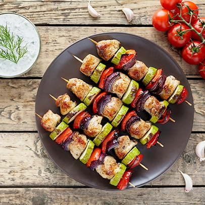 Krůtí špízy na grilu