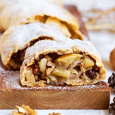 Tažený hruškový závin s ořechy